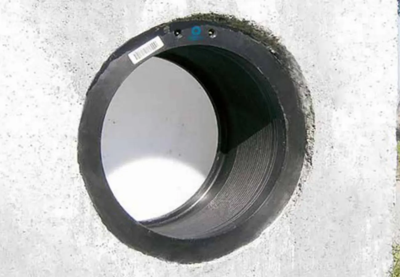 Piesă de trecere cămin beton exemplu încastrat în beton